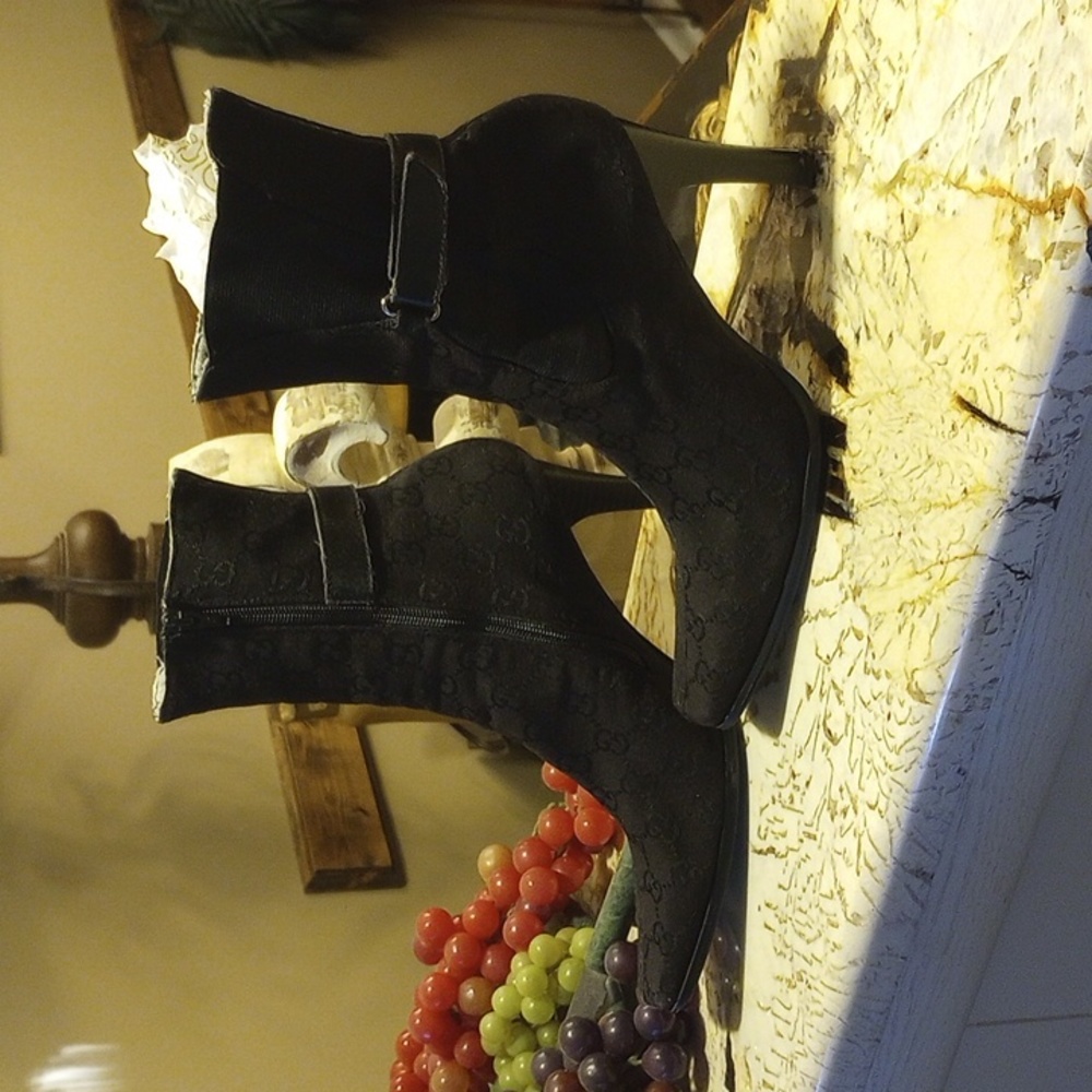 Women's Black Gucci Ankle Boot size 40 - Picture 3 of 8